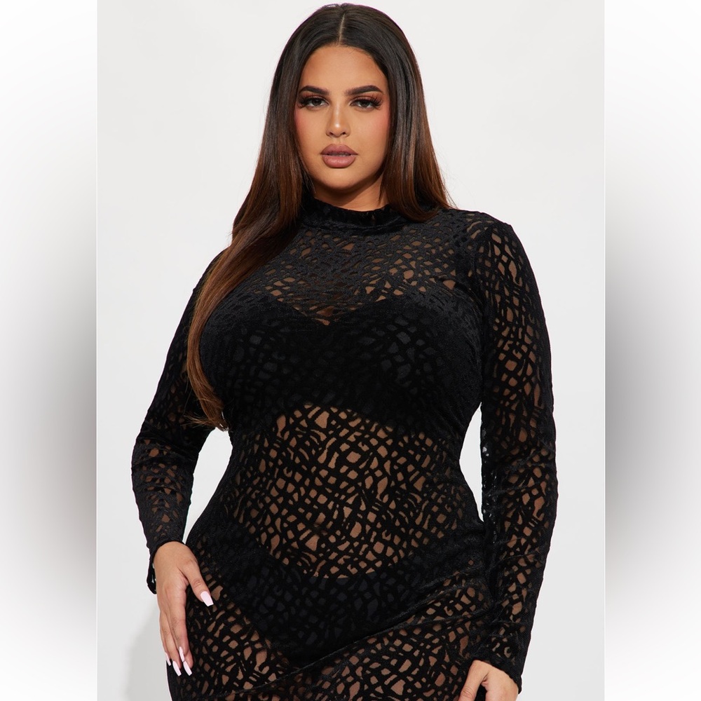 Black maxi velvet dress